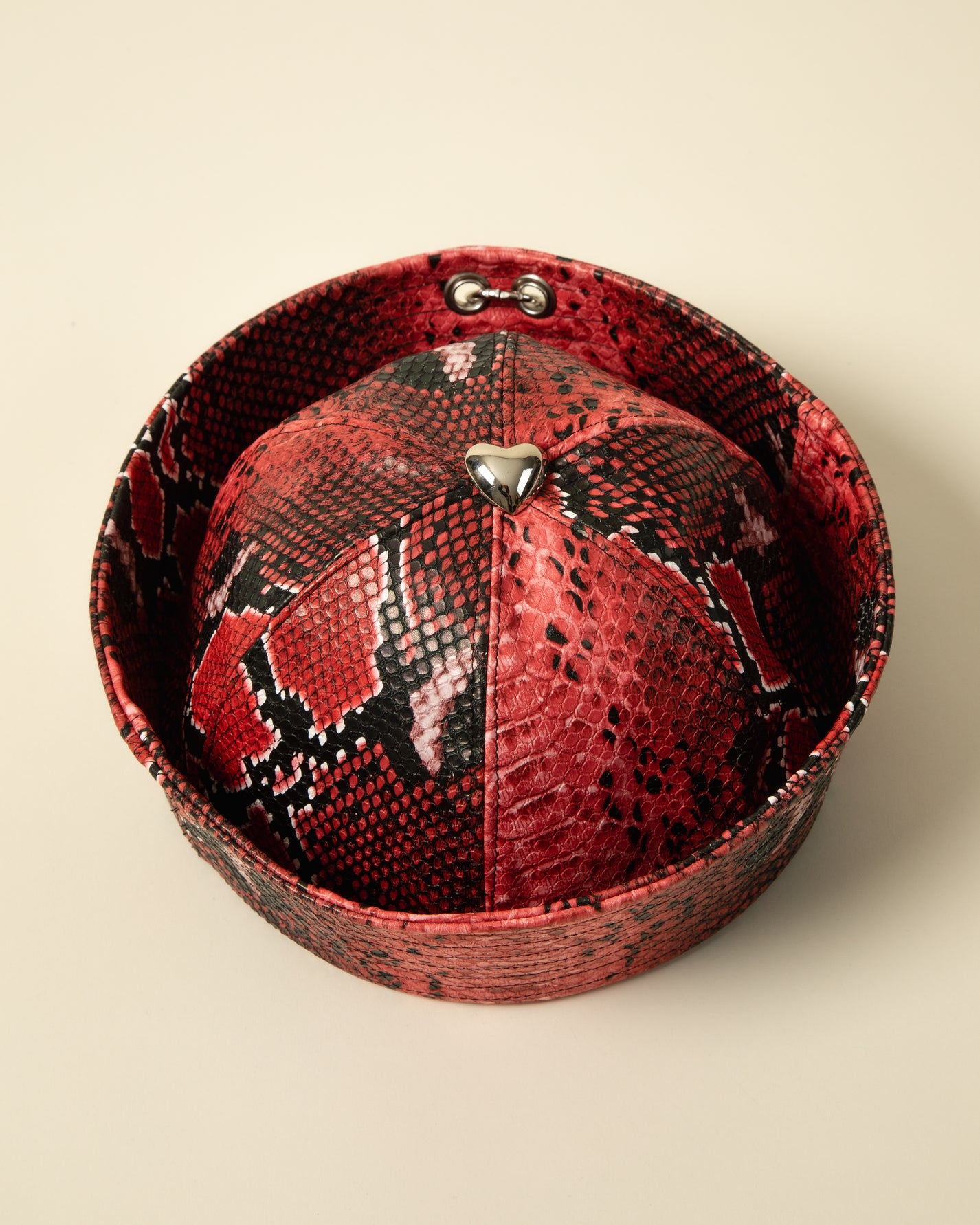 Calot Serpent rouge
