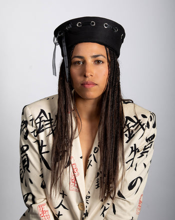 Calot jean noir porté face